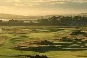 Écosse en automne : Golf entre distilleries de whisky et splendeur des couleurs