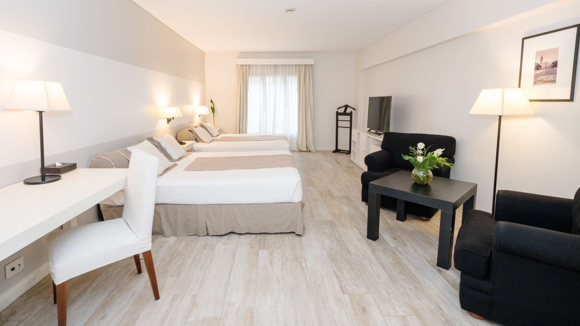 Loi Suites Hotel